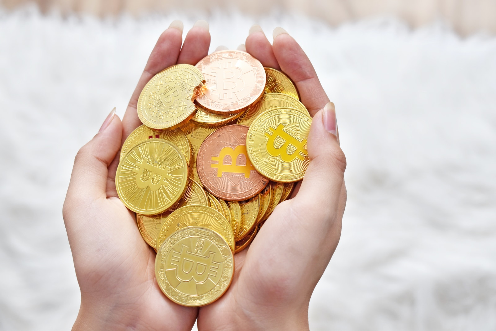 minimum age to buy crypto